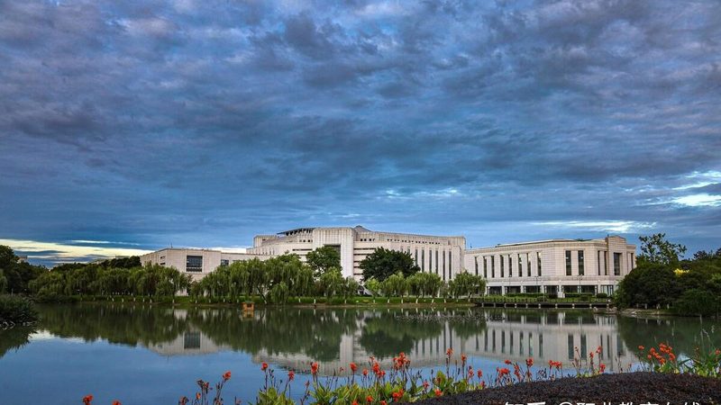 为了避免三极管过热，我们可以采取以下措施：